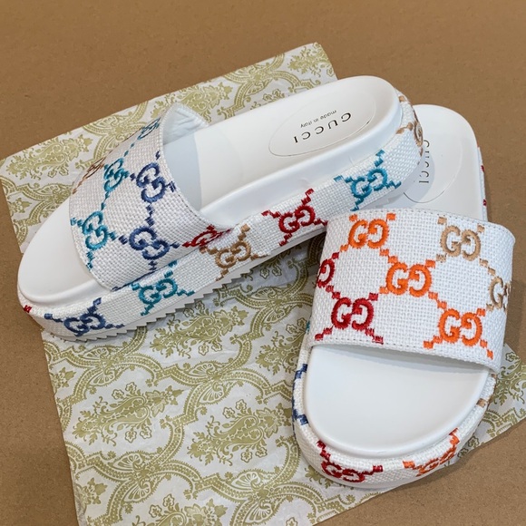 Gucci Women's GG White and Multicolor Slide Sandals - Picture 3 of 4